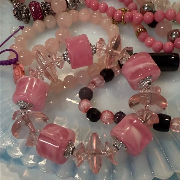 Elegant 10 Piece Pink and Black Beaded Bracelet Bundle - Picture 3 of 8